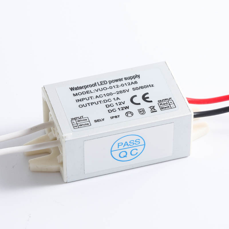 Slim Mini LED Driver Adapter A – Outdoor Power Transformer Bewertung und Preis